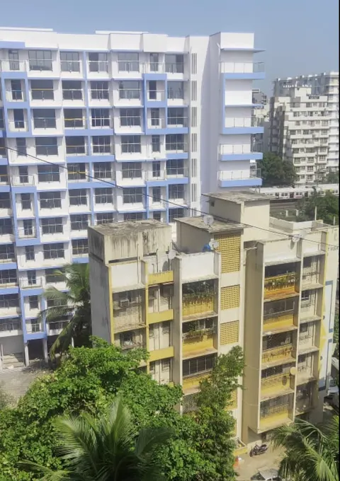 2 BHK Galaxy Pinnacle in Vile Parle East