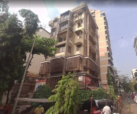2 BHK Radha Niwas in Khar West