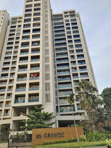 3 BHK RNA Grande in Kandivali West
