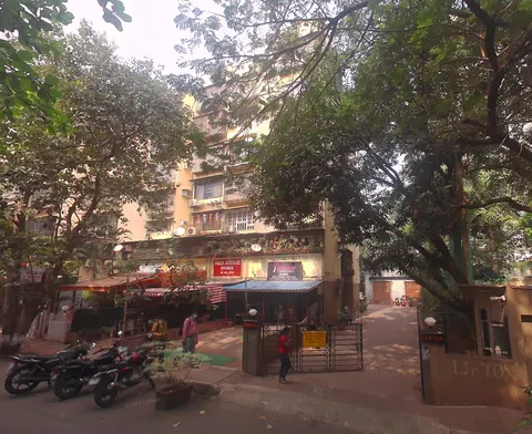 1 BHK Clifton Apartment in Andheri West