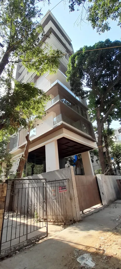 4 BHK Azumi in Khar West