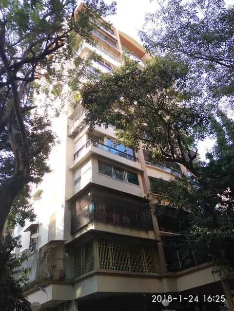 4 BHK Kanta Apartment in Santacruz West