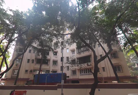 2 BHK Shangrila Building in Andheri West
