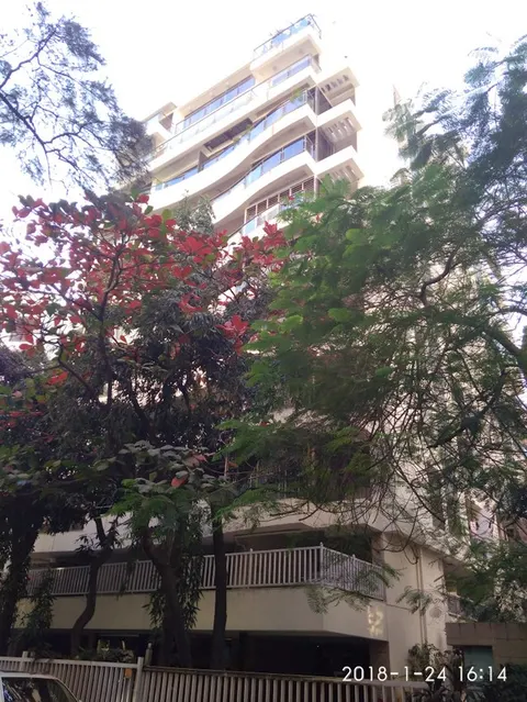 4 BHK Meera in Santacruz West
