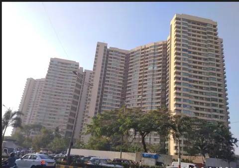 2.5 BHK Oberoi Splendor