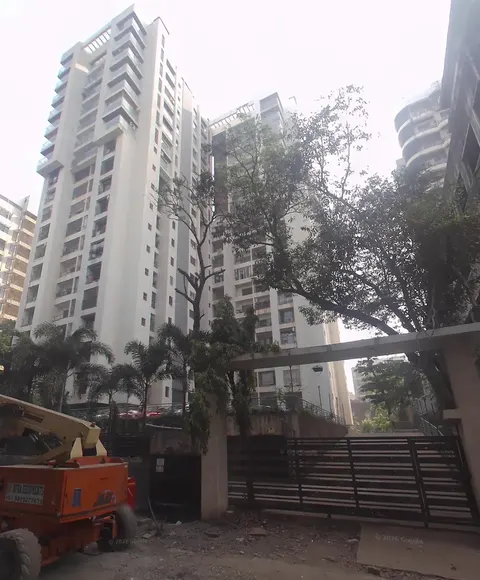 2 BHK Titanium Towers in Andheri West, photo 2
