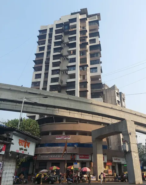 Rupji Castle, Parel