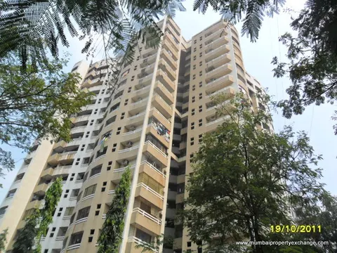 2 BHK Jeevan Sapna in Kandivali West, photo 2