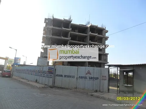 2 BHK Avirahi Heights in Malad West, photo 3