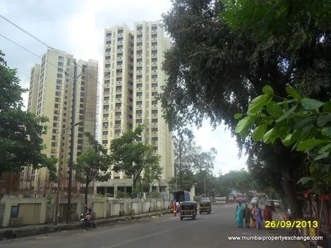 2 BHK Runwal Pearl in Thane West