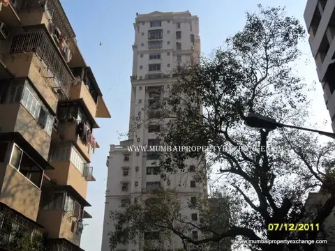 2 BHK Akruti Aditya in Grant Road, photo 2