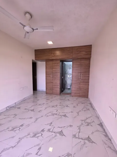 2 BHK Raheja Ridgewood in Goregaon East, photo 4