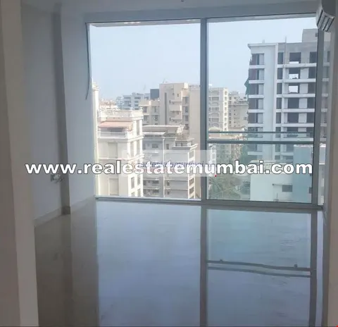 4 BHK Oberoi Priviera in Santacruz West, photo 5