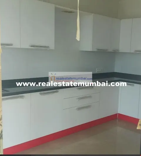 4 BHK Oberoi Priviera in Santacruz West, photo 4