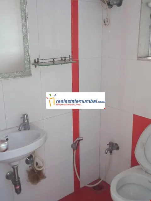 2 BHK Ratnagar CHS in Andheri West, photo 4