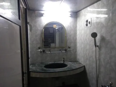 1 BHK Basera in Andheri West, photo 5