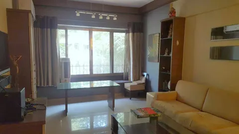 2 BHK Royal Gate in Andheri West, photo 1