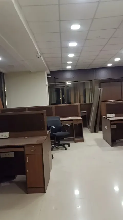 Commercial Office Space Crescent Business Park in Andheri East, photo 4