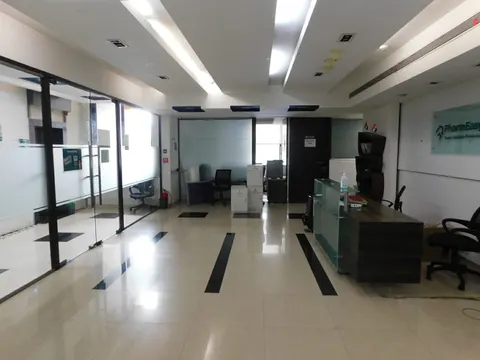 Office Raheja Plaza