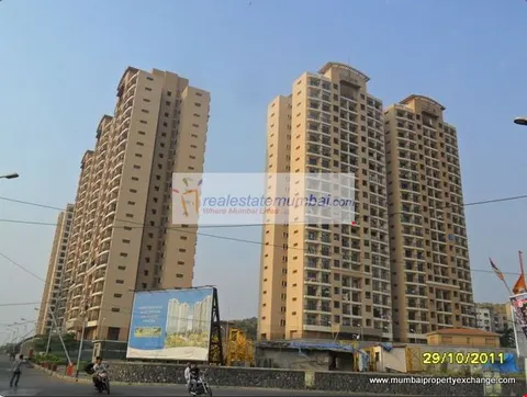 2 BHK Raheja Heights in Goregaon East, photo 2