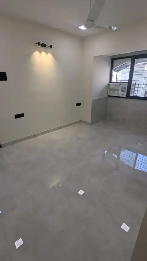 2 BHK Oakland Park in Andheri West, photo 2