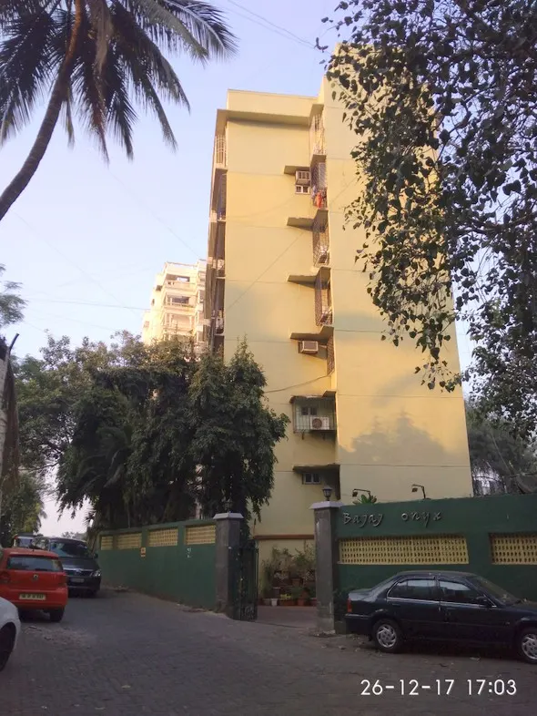 Bajaj Onyx — Bandra West (1)