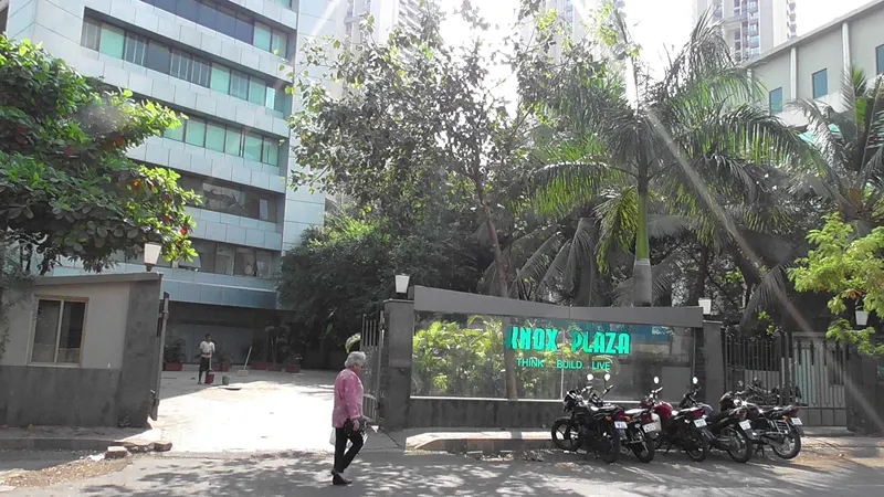 Knox Plaza — Malad West (1)