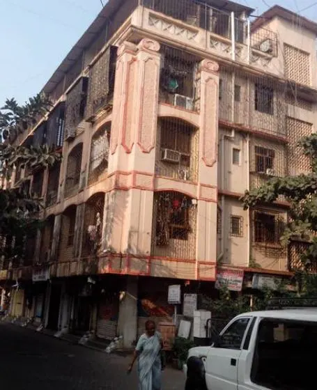 Labbaik House — Bandra West (1)