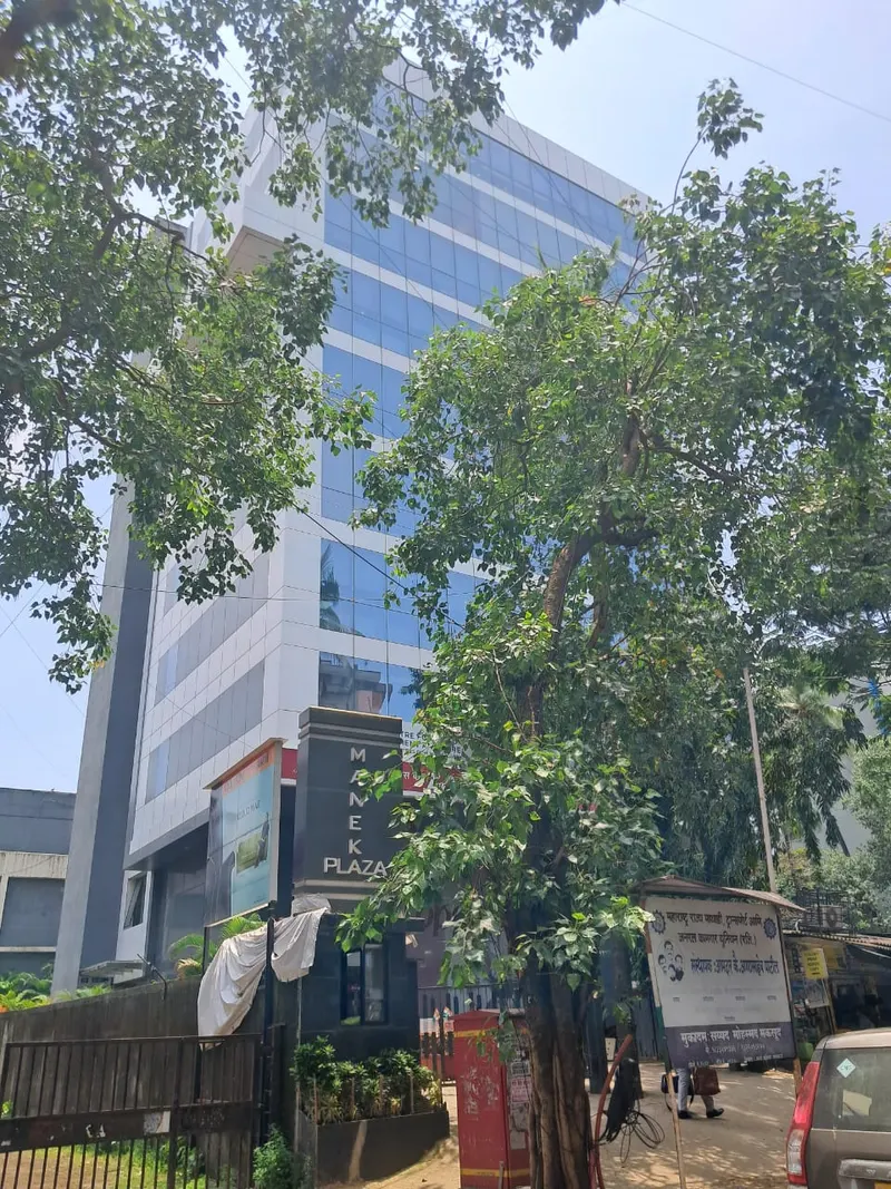Manek Plaza — Santacruz East
