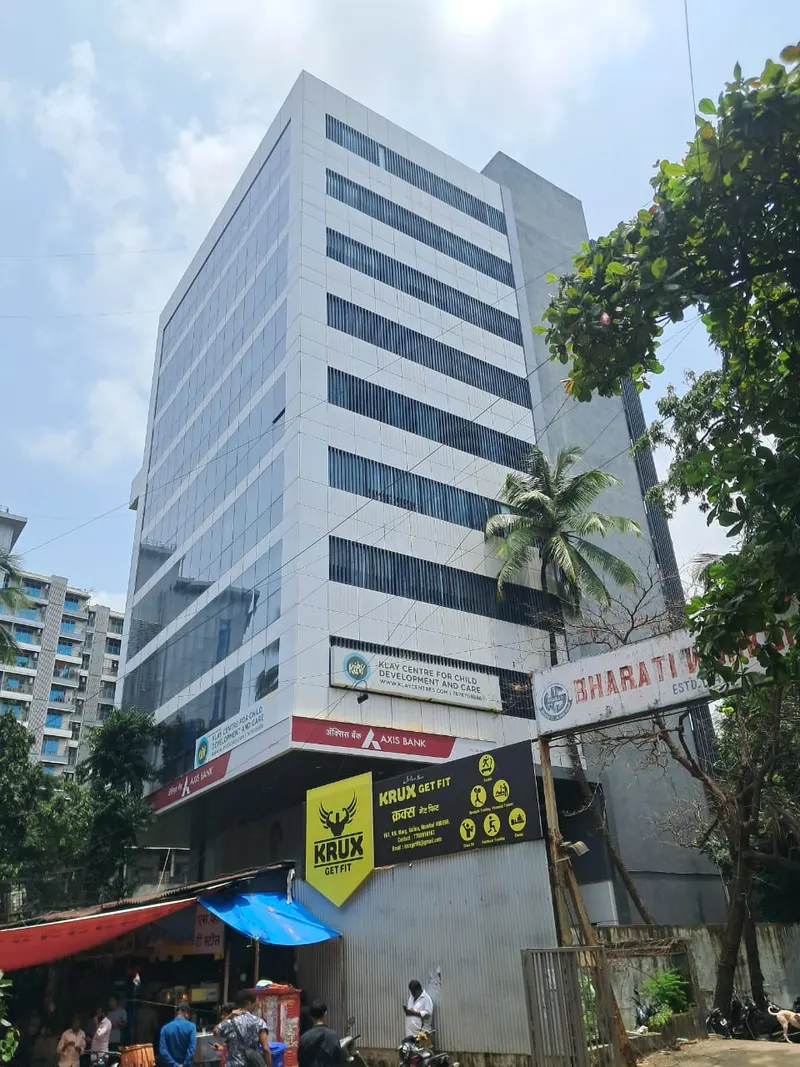 Manek Plaza — Santacruz East