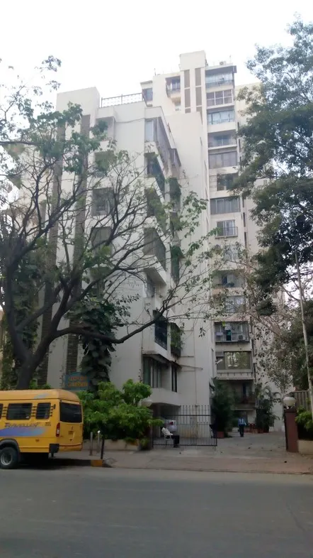 Lloyds Garden — Prabhadevi