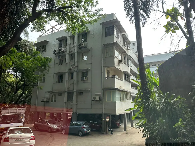 Metropolitan — Bandra West (1)