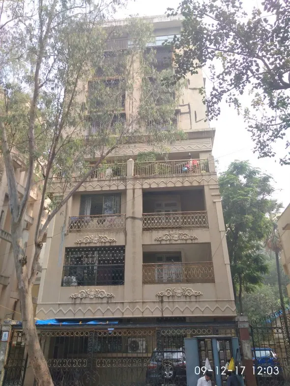 Razia Manor — Bandra West