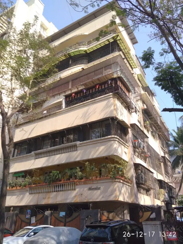 Navratan — Bandra West (1)