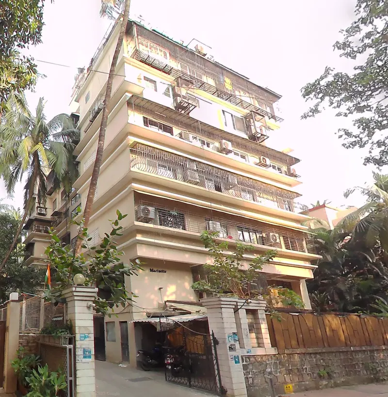 Marinette — Bandra West (1)