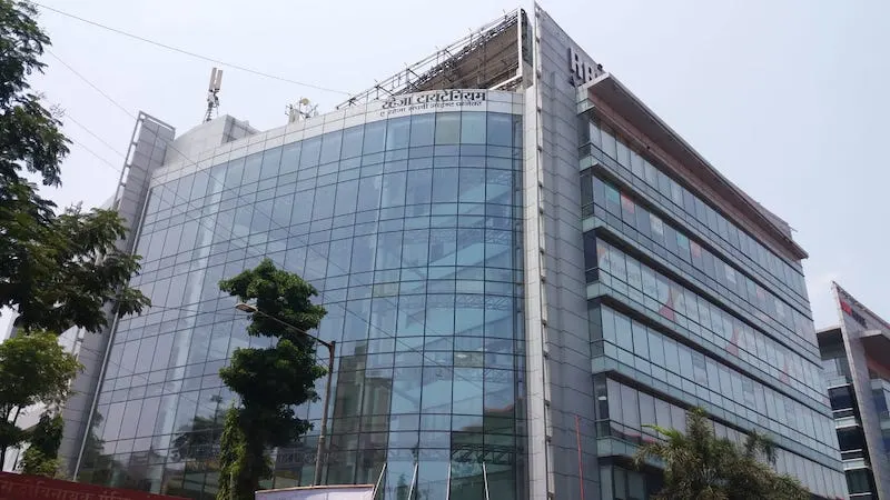 Raheja Titanium — Goregaon East