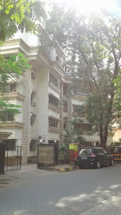 Jumbo Apartment — Bandra West