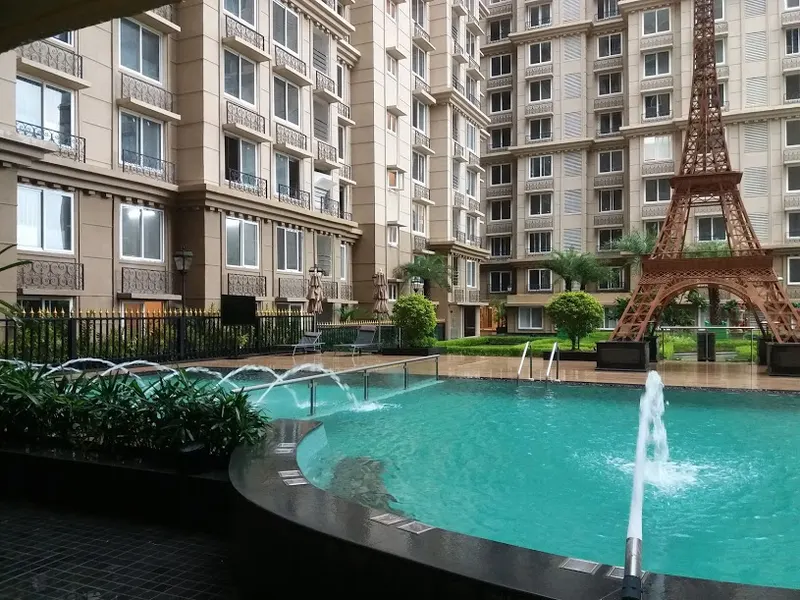 Kanakia Paris — Bandra East (2)