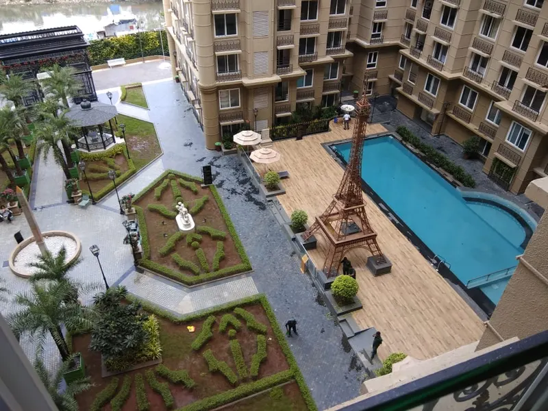 Kanakia Paris — Bandra East (4)