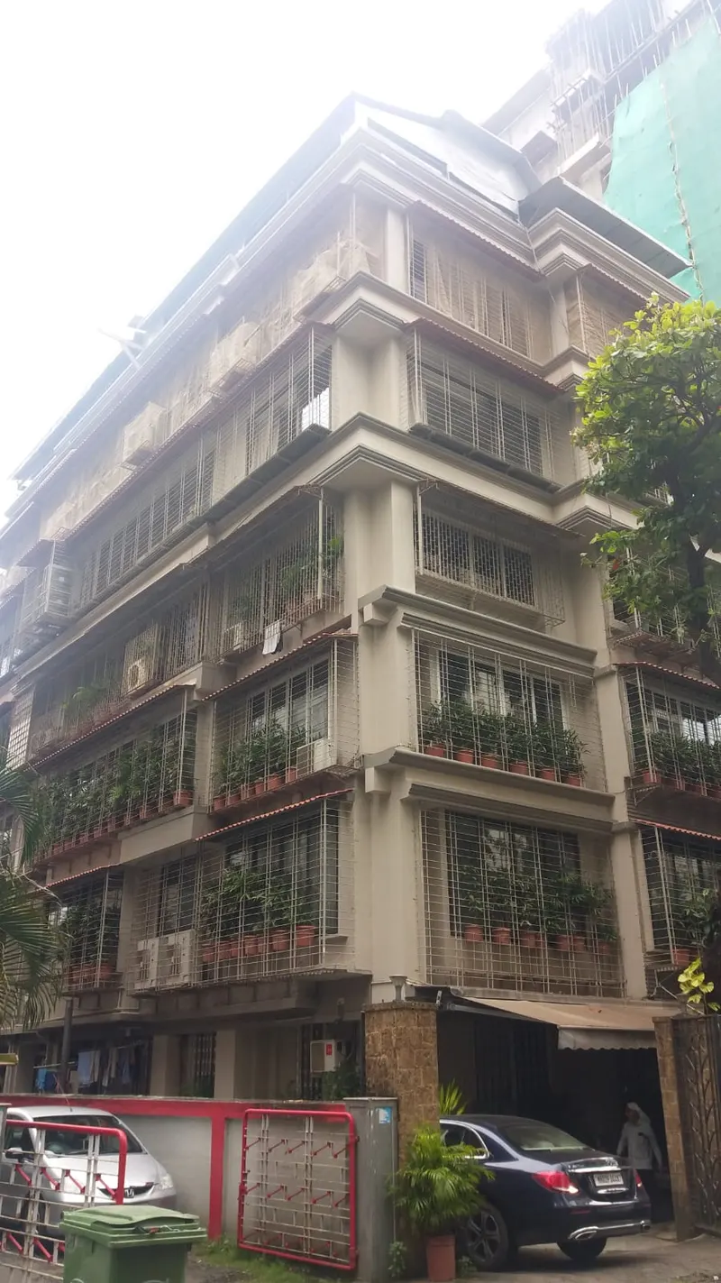 Pals — Bandra West