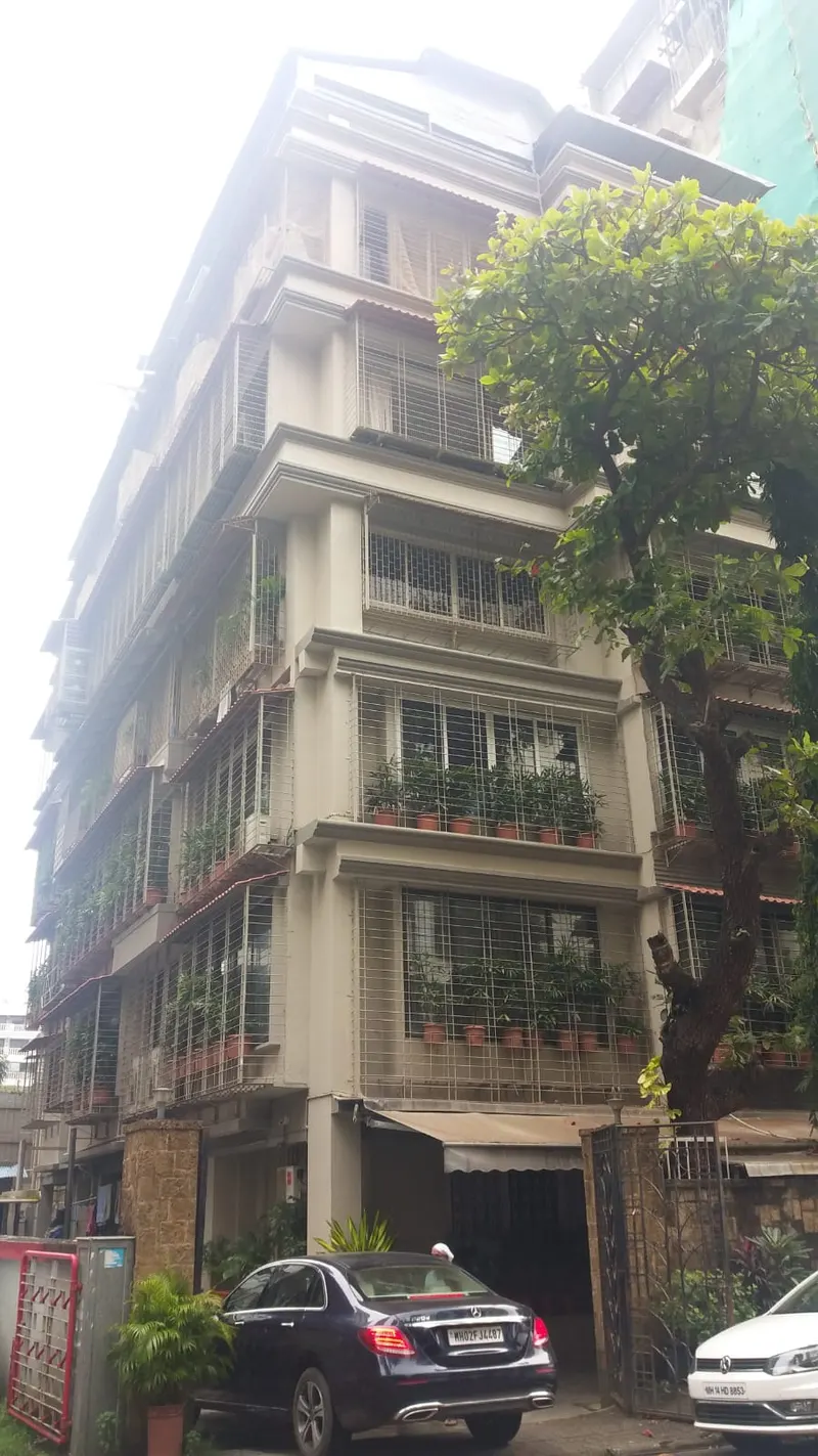 Pals — Bandra West
