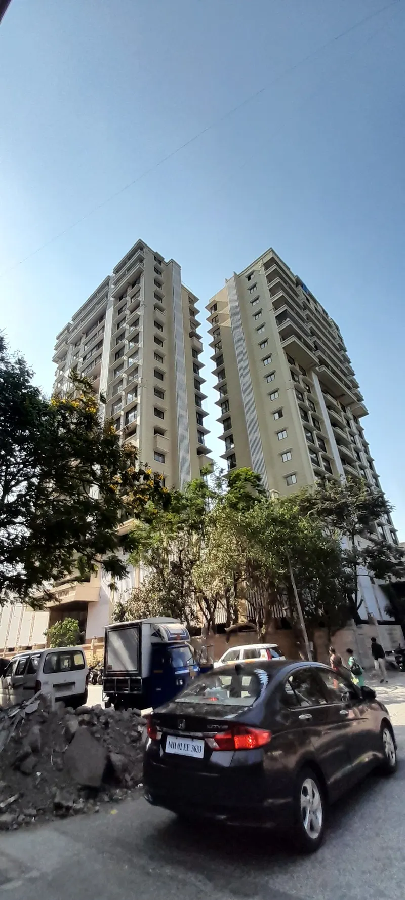Mirchandani Triton — Santacruz West (1)