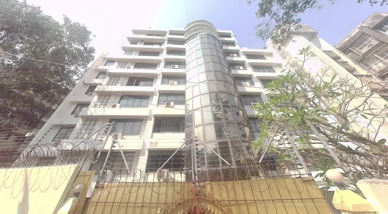2 BHK Loyalka Compound in Walkeshwar