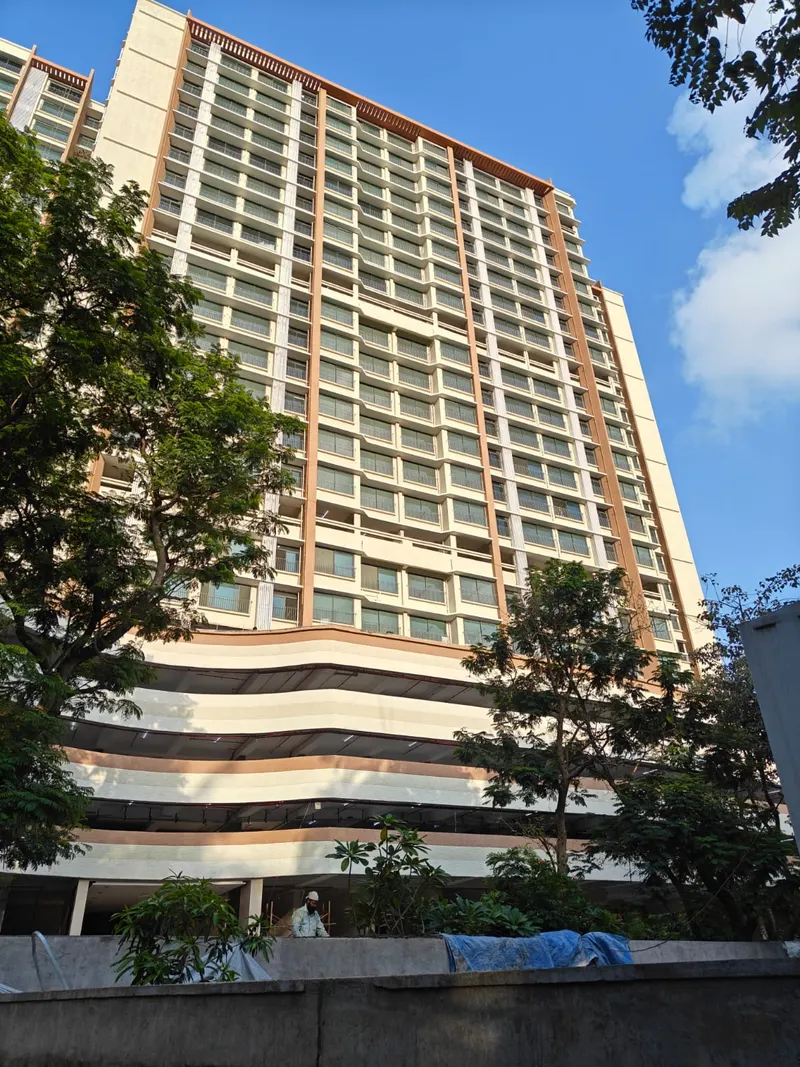 Arcade Crown — Borivali West (1)