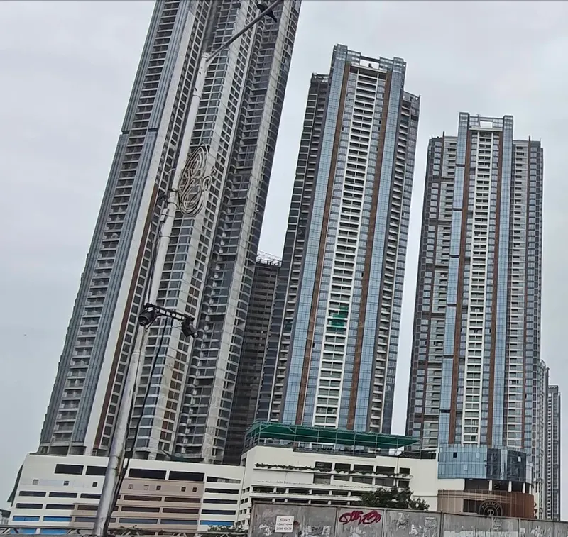 Piramal Mahalaxmi — Mahalaxmi (2)