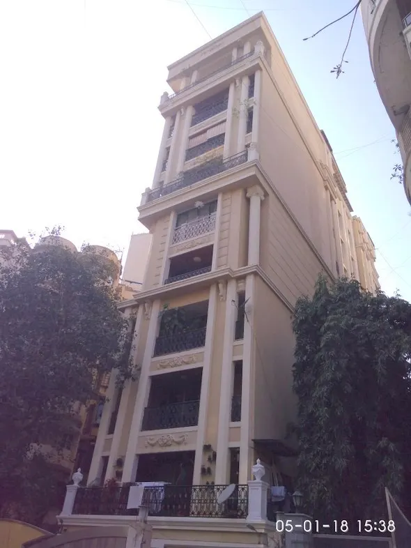 La Vie — Khar West