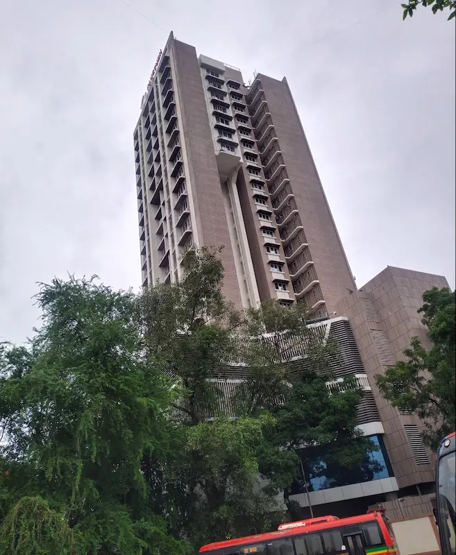 Vistaris — Kandivali East