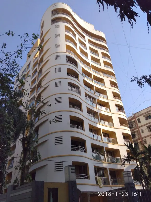 Lilou Villa — Santacruz West