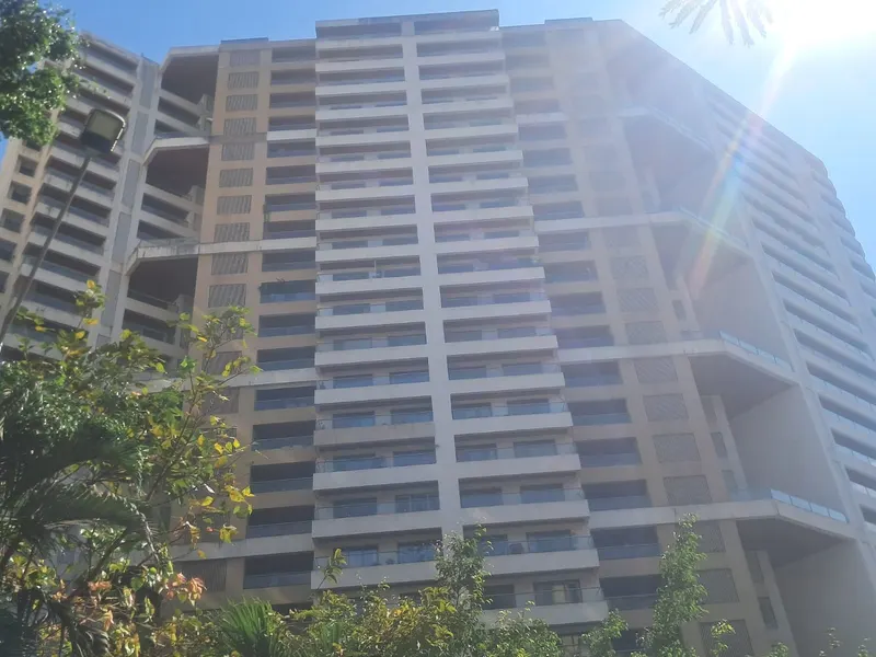 Signia Pearl — Bandra East (1)