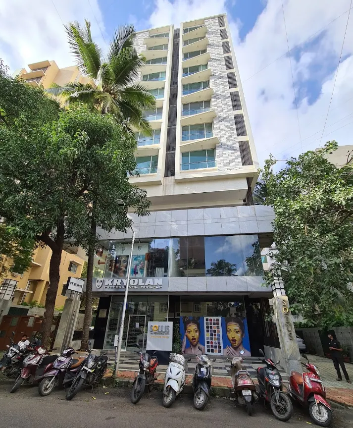 Solus — Bandra West (2)